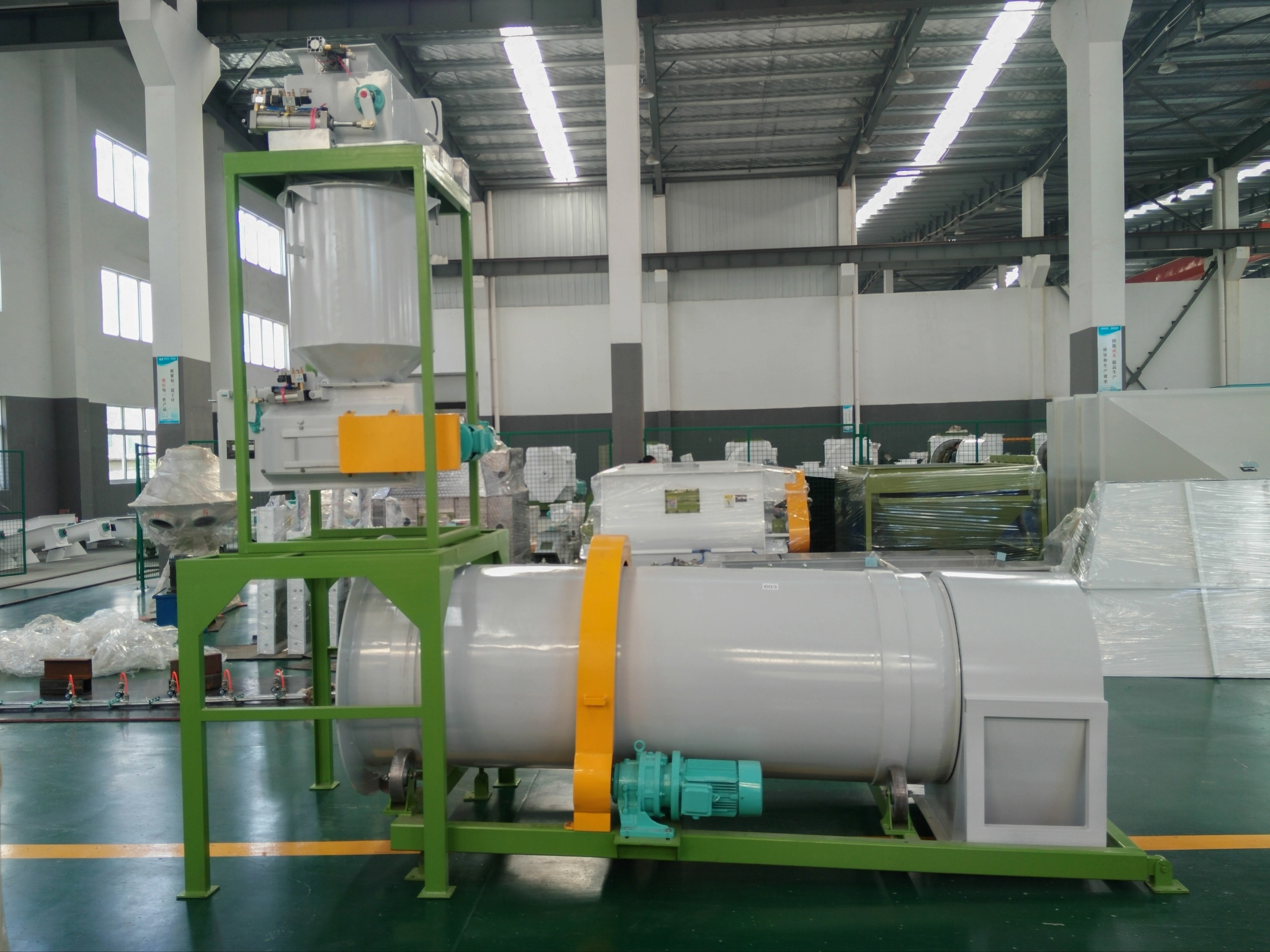 Drum feed pellets oil coating oil spraying machine feed oil coater