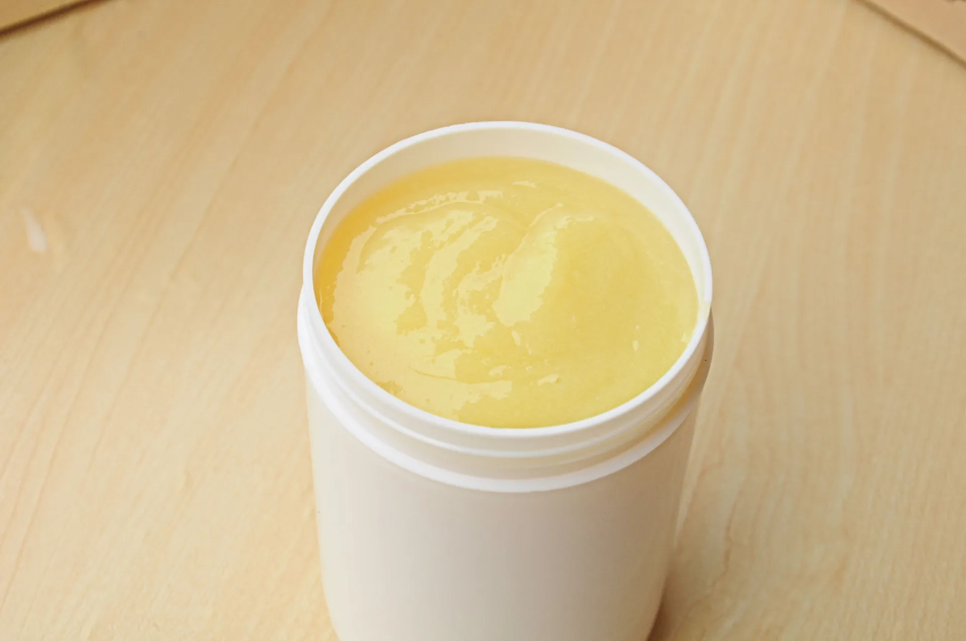 Health Care Product Fresh Royal Jelly Liquid Natural Organic Fresh Royal Jelly  10-HDA 1.4%