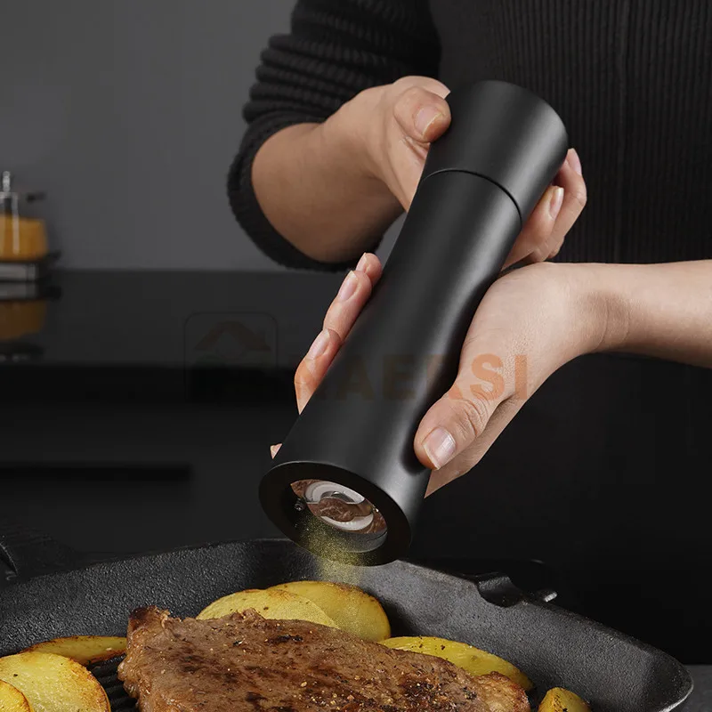 High Quality Wooden Salt and Pepper Grinder Set Black Pepper Mill  Manual Pepper Grinder Mill  with Ceramic Core