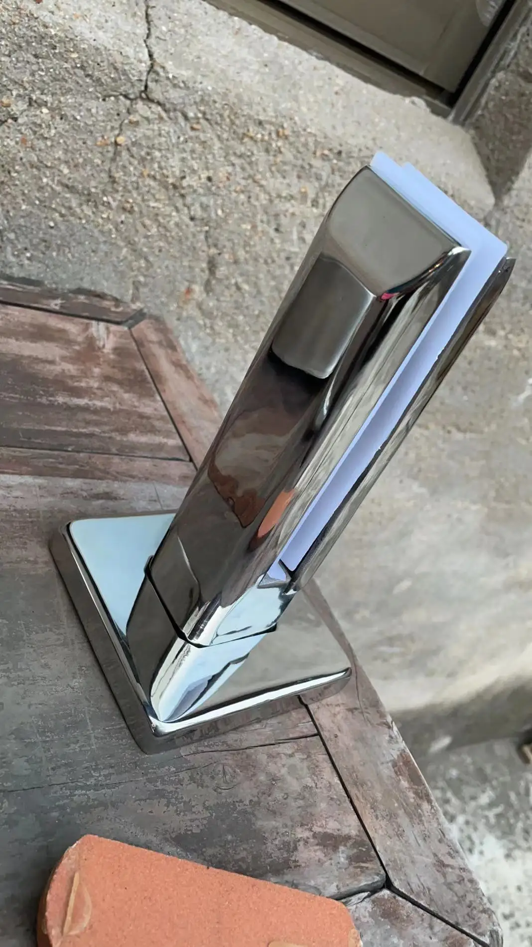 Condibe pool fence 225mm height stainless steel glass spigot