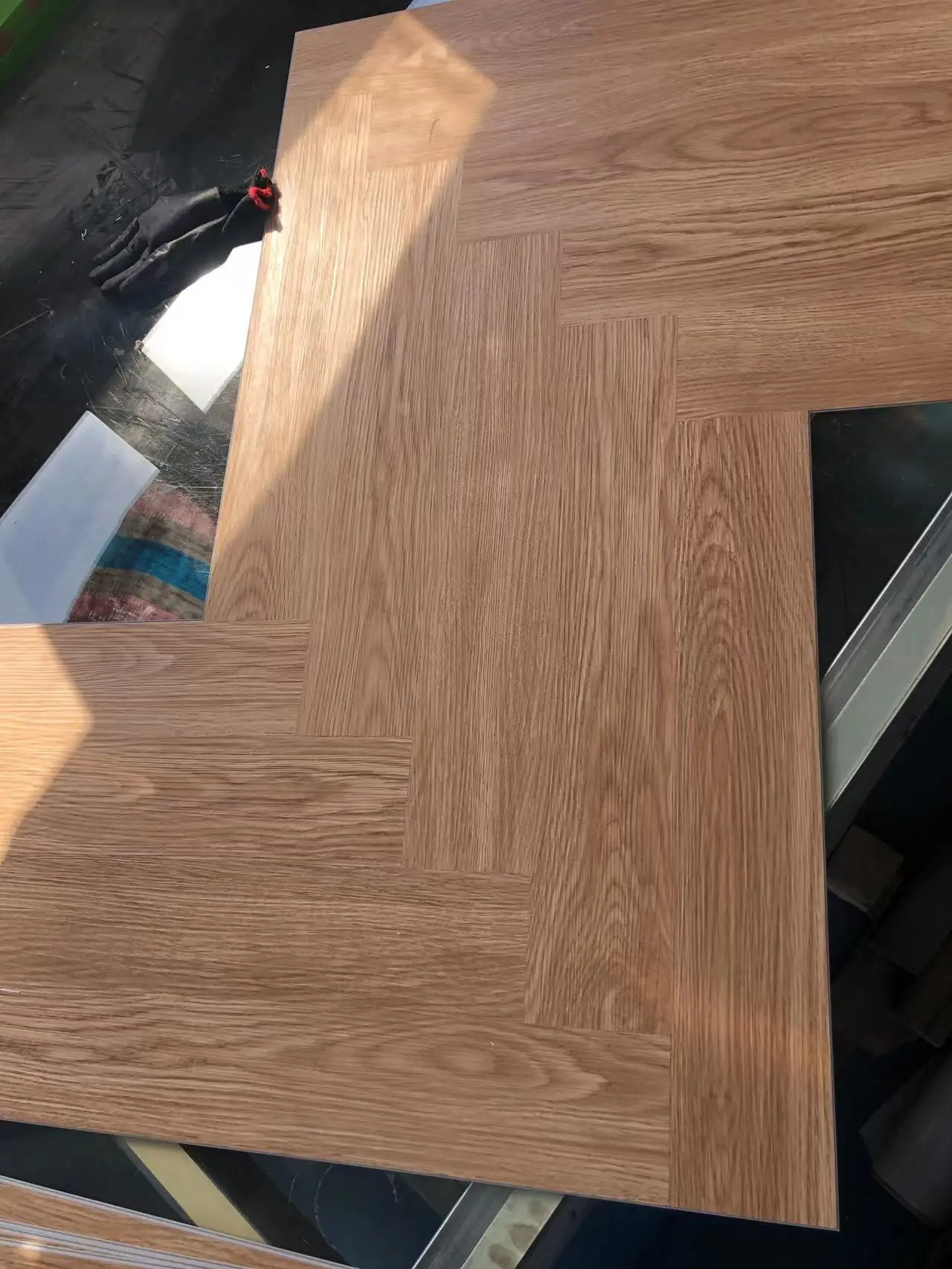 610x125mm fashionable uniclic click herringbone spc flooring