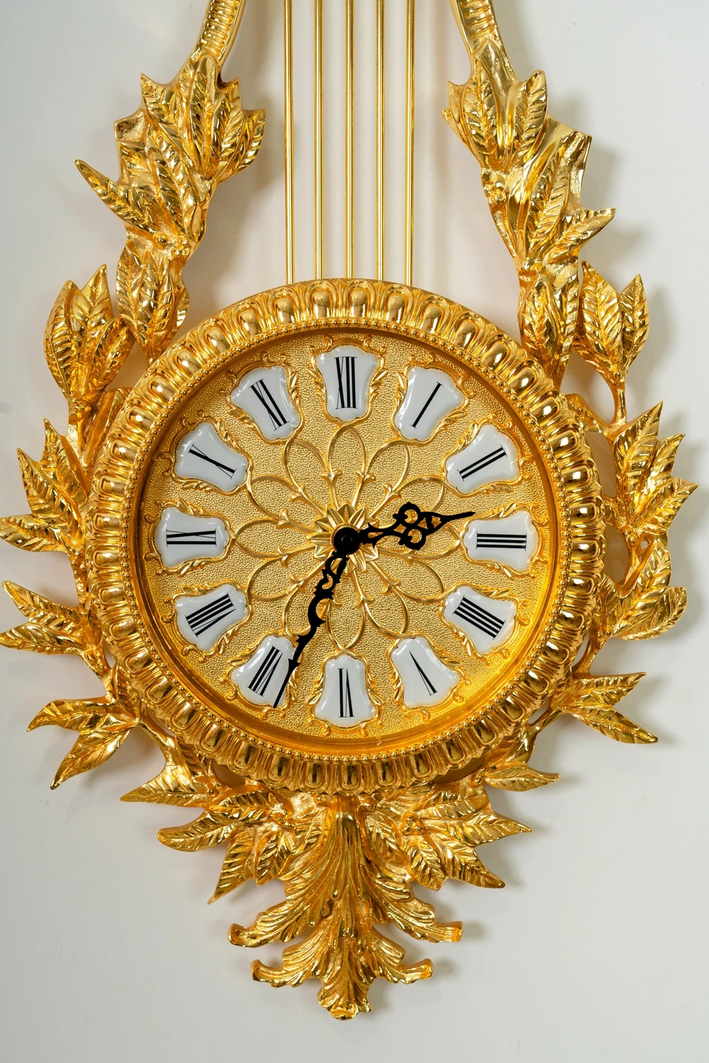 European Gold-Plated Copper Crystal Wall Clock Home Stereo Wall Clock, Silent Family Hotel Wall Clock