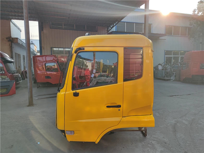 Low Price assembly dongfeng 5000012-C4128-0N Cab door Cabin Parts Truck Cab