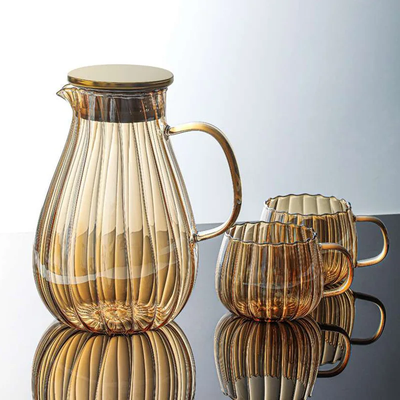 Wholesale Heat Resistant Borosilicate Glass Jug Glass With Stainless Steel Lid