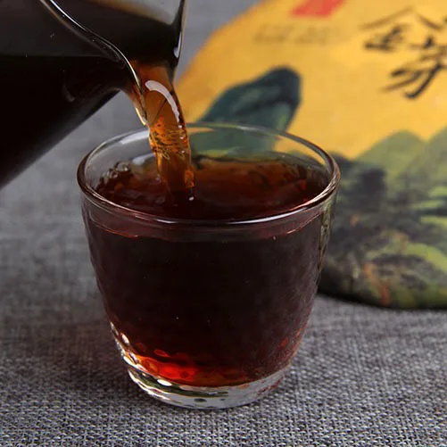 Wholesales shu puer tea cake iceland golden buds fermented Yunnna puerh cha bing 357 gram bing cha