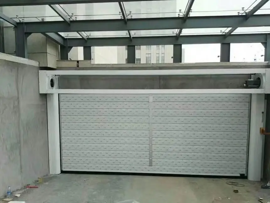 China High-Speed Insulated Electric Roll Door 2024 Aluminum Rail Track Heavy Duty Wind Resistance Industrial Door for Garages