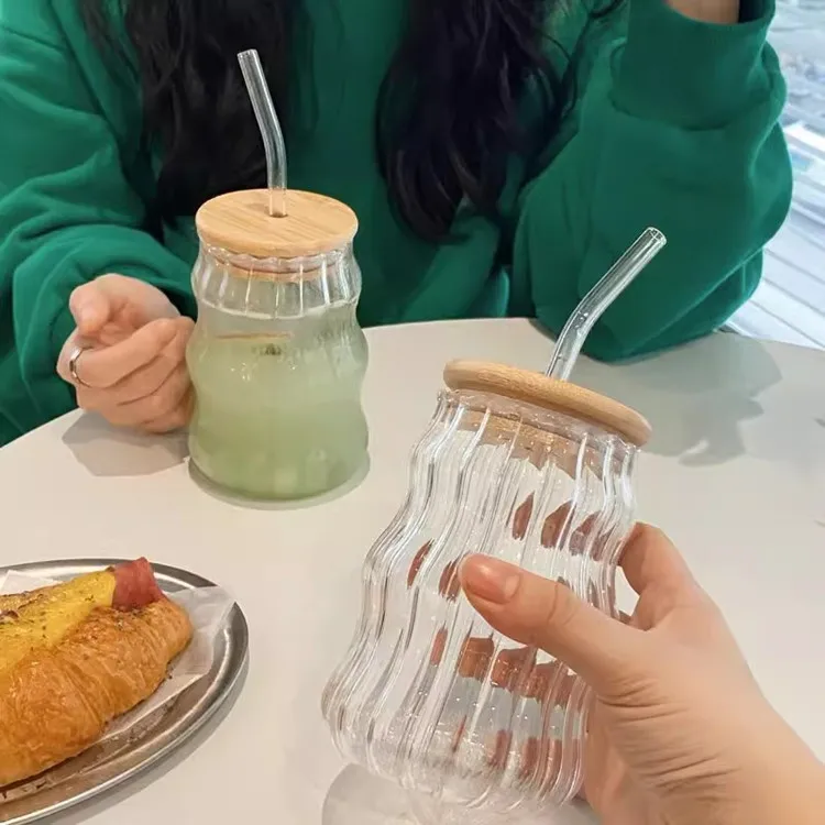 New Product Wave Shape Ribbed Drinking Glasses 17oz Glass Coffee Tea Mug With Bamboo Lid And Glass Straw