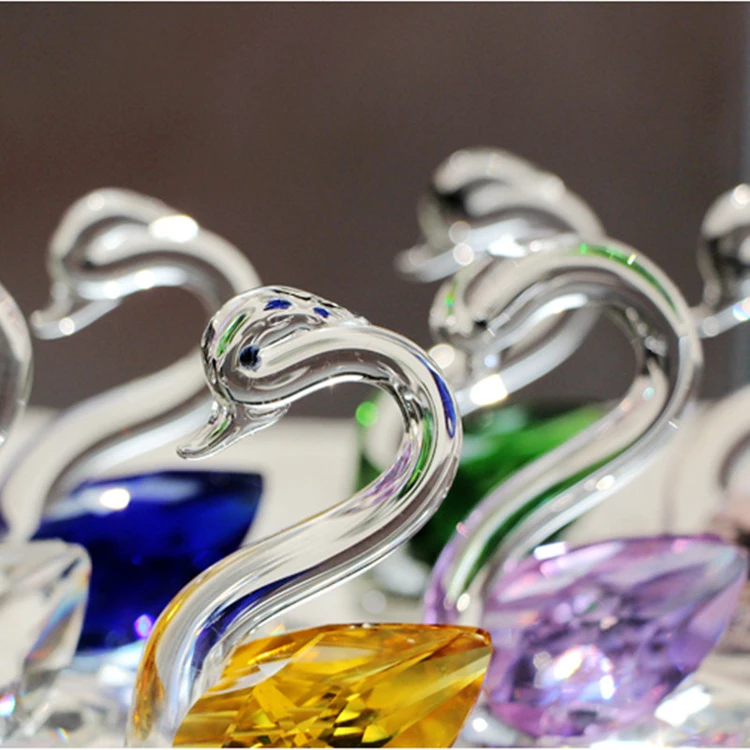 «Маленький лебедь» кристальная фигура свадебной MH-D0447