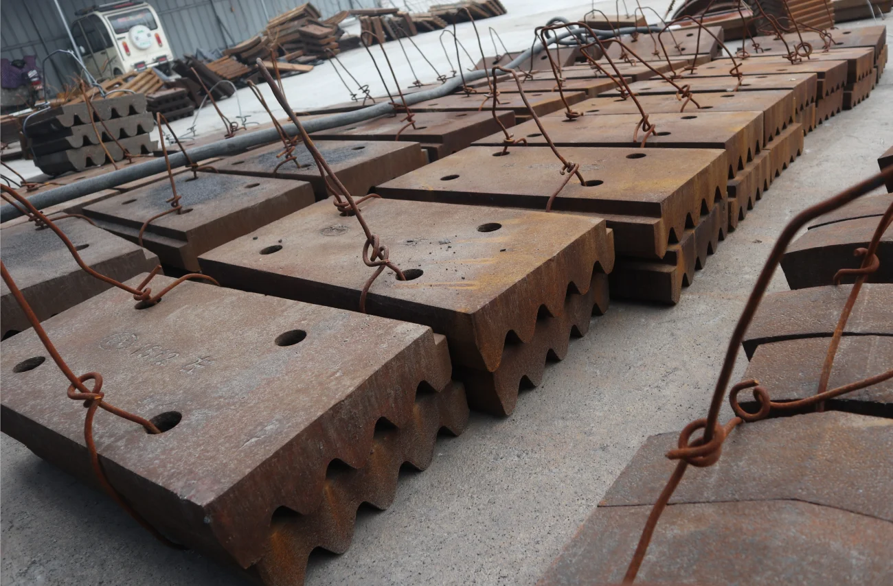 ZGMn18Cr2  wear resistance liner plate for crusher/hammer crusher wear parts