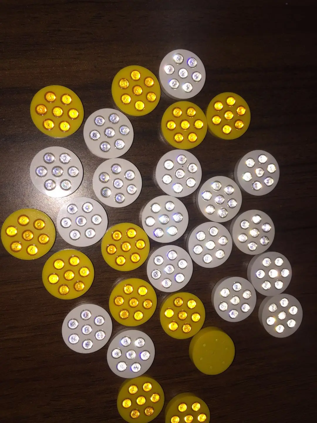 Wholesale reflective cat eyes panel High brightness glass beads cat eyes reflector 7 glass beads reflector reflective panel