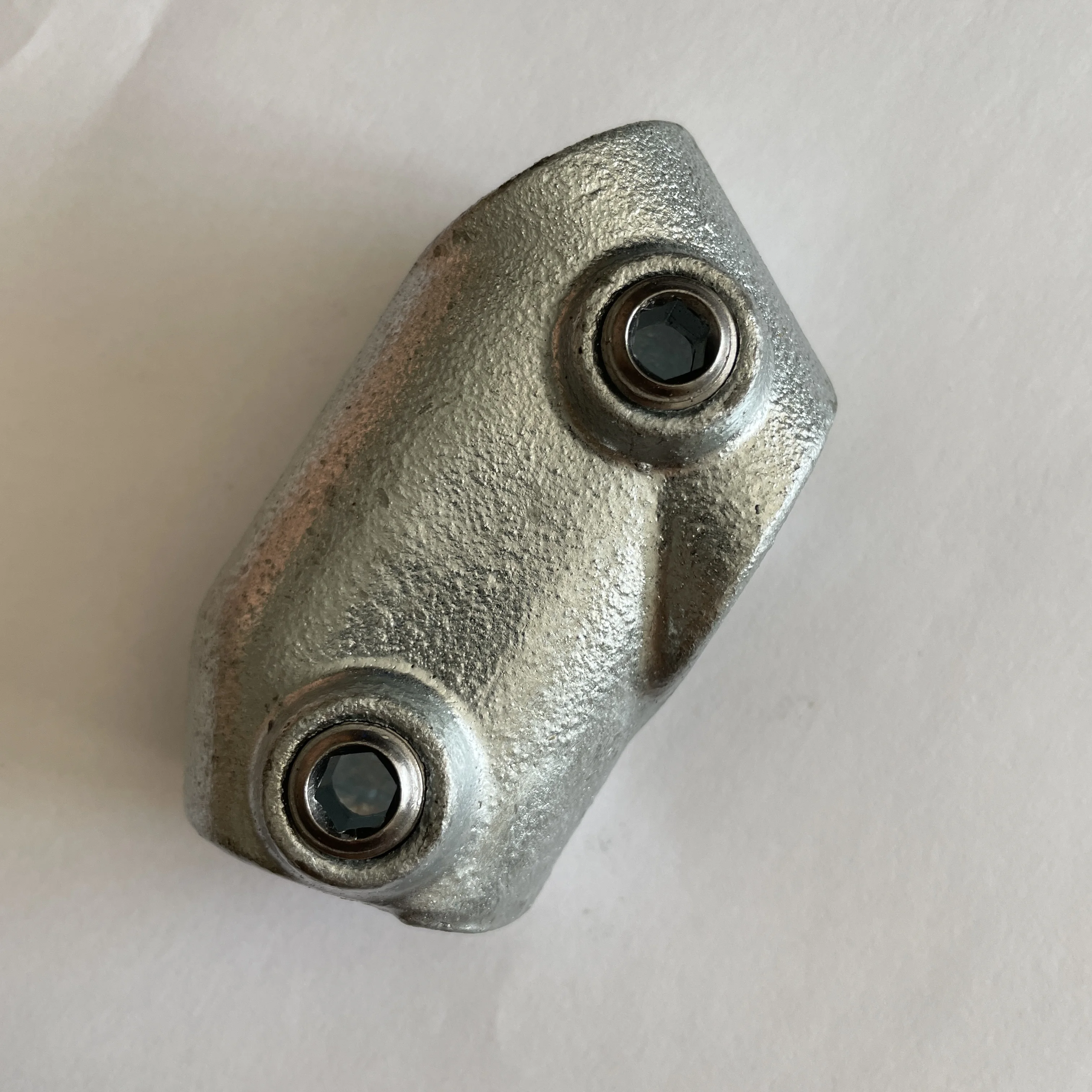 Casting Technics Adjustable Tee 30° - 60° Galvanized Pipe Handrail Connectors