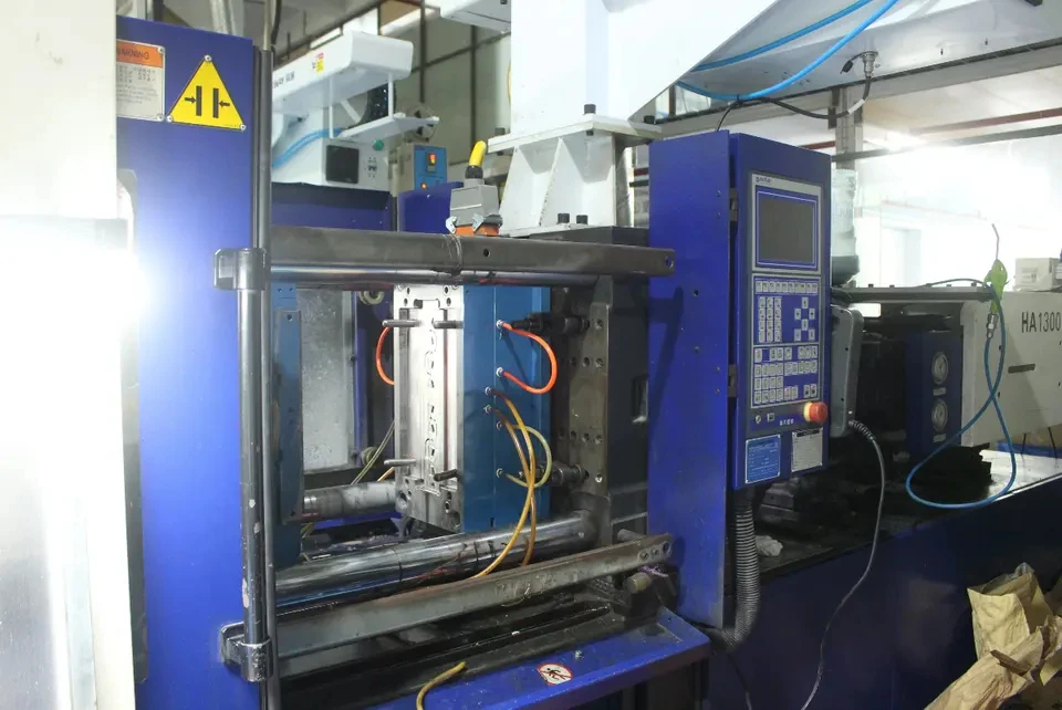 OEM auto parts moulds service Automotive injection plastic car bumper parts Plastic Injection Moulding