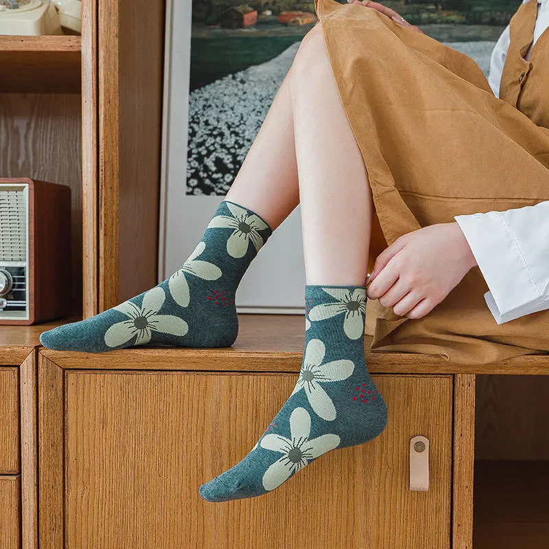 Middle tube South Korea Dongdaemun forest series cute womens cartoon flower socks