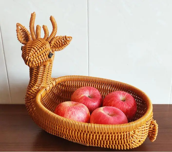 Factory Best seller cute Deer/Duck/Squirrel/ Swan animal rattan fruit basket handmade wicker baskets for gifts fruit