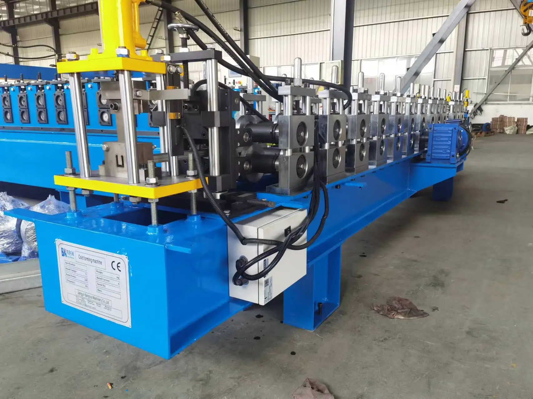 Stud And Track Rolling Forming Machine Light Gauge Steel C U Track Framing Machine Hat Omega Making Equipment Material