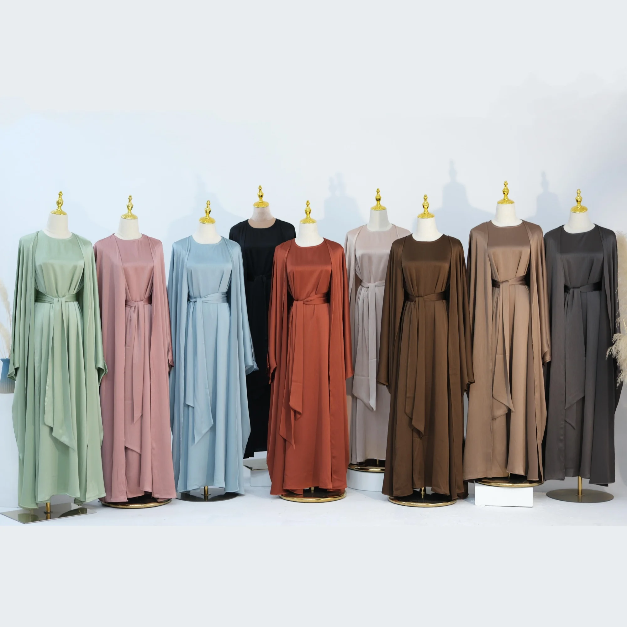 OEM ODM Loriya Abaya 2024 High Quality Luxury 2PCS Abaya Set Shimmer Maxi Dress Satin Inner Slip Dress Wider Belt And Open Abaya