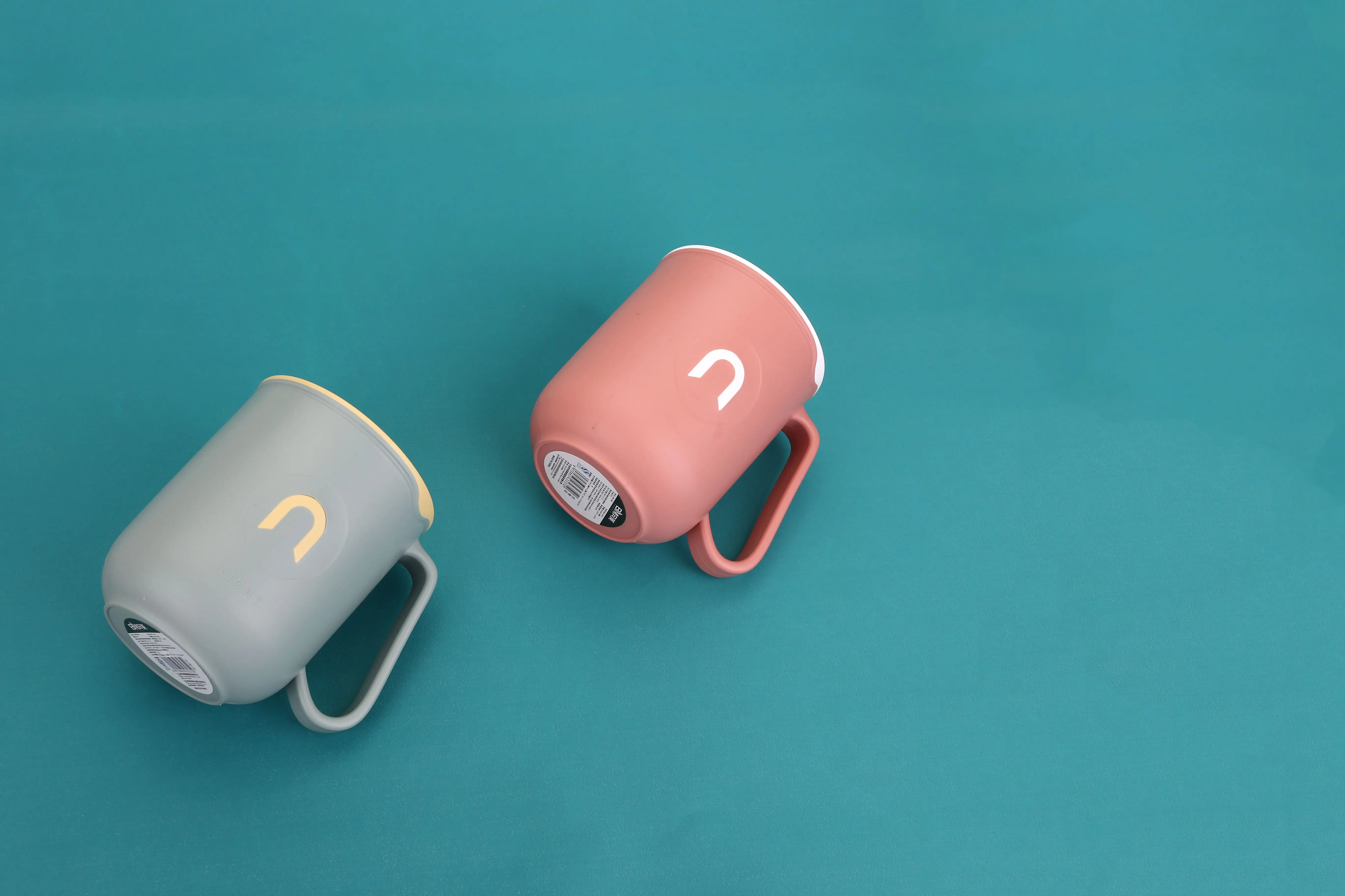 European and american fashion Factory Special Design U Shaped Cup Durable Plastic Toothbrush Gargle Cup