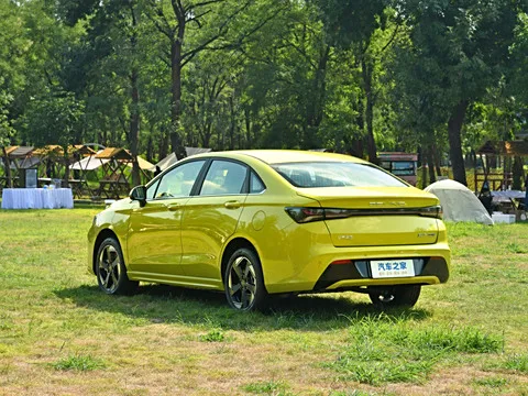 Driving On The Left Beijing EU5 PLUS 2023 R500 Premium Travel Version Range 416km
