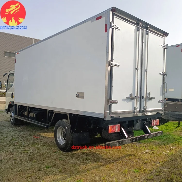Sinotruck howo 4X2 LHD 5tons Fruit and vegetable, Frozen meat refrigerator truck with Thermo king Refrigeration unit for sale