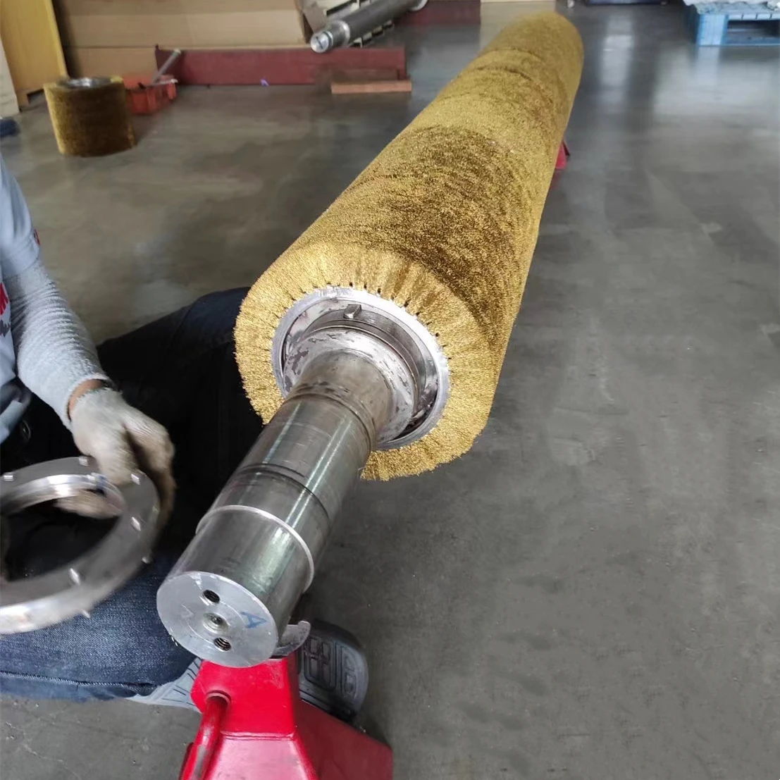 Custom Assemble Polishing Brass Wire Double Stainless Steel Belt Spiral Roller Brush with Shaft