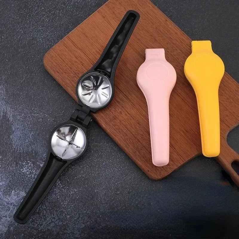 Walnut Pliers Clip Cutter Opener Nut Cracker Sheller Kitchen Tools Nut Crackers 2 in 1 Stainless Quick Chestnut Opener Machine