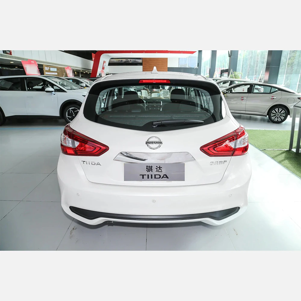 Hot Sale Nissan Tiida 5 door 5 seater Hatchback Nissan Tiida Gasoline Petrol Cars For Selling