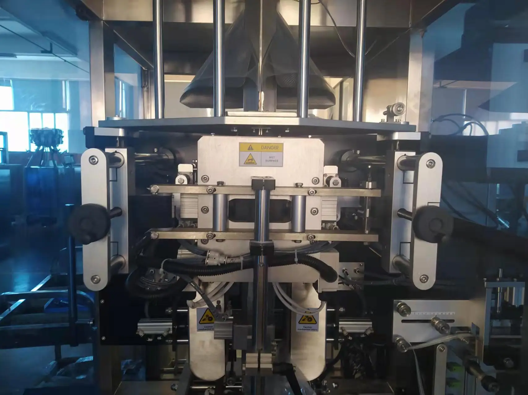 Automatic food packaging machine pet food zip-lock bag packing machine