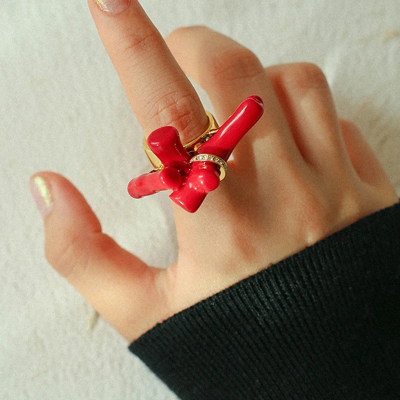 Wholesale Woman Ring Red Artificial Coral Ring High Quality Control Ladies Gold Plated Resin CLASSIC Ring Watch 1 Pcs A03026
