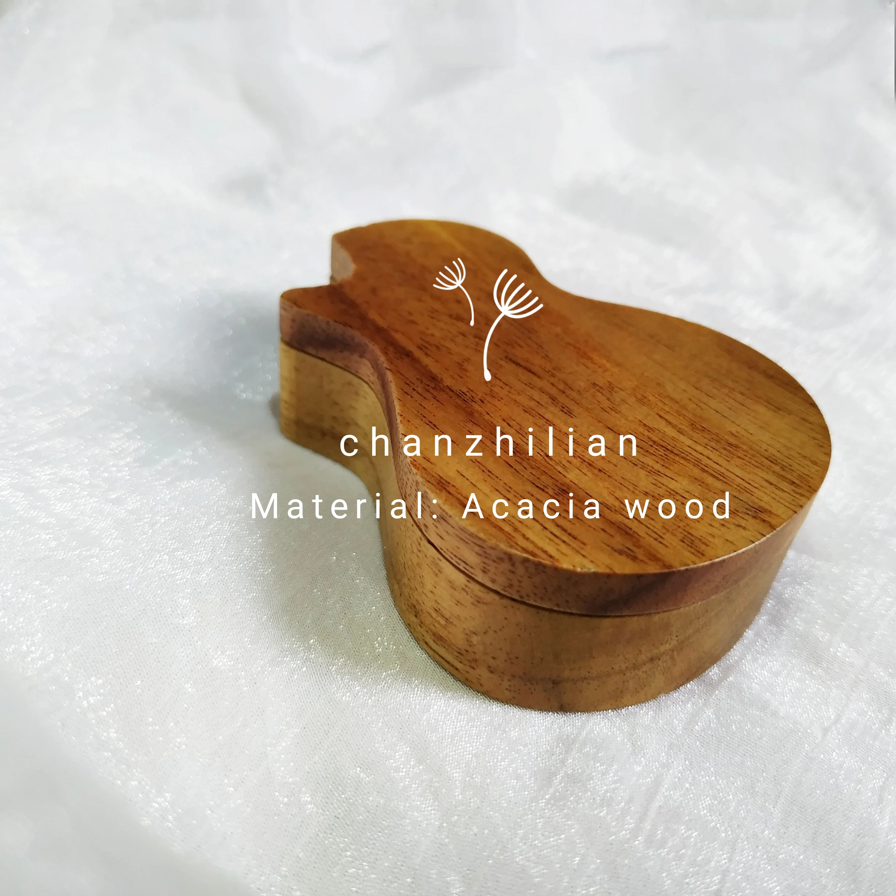 
Factory Direct Customized Rectangular Stylish Solid Wood Guitar/Bass Plectrum Box can be sculpture LOGO 