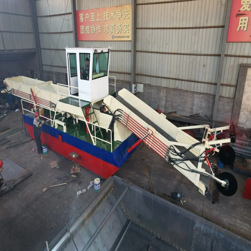 The fully Automatic Waterweed harvester has a total power of 80kw and can be transported in containers