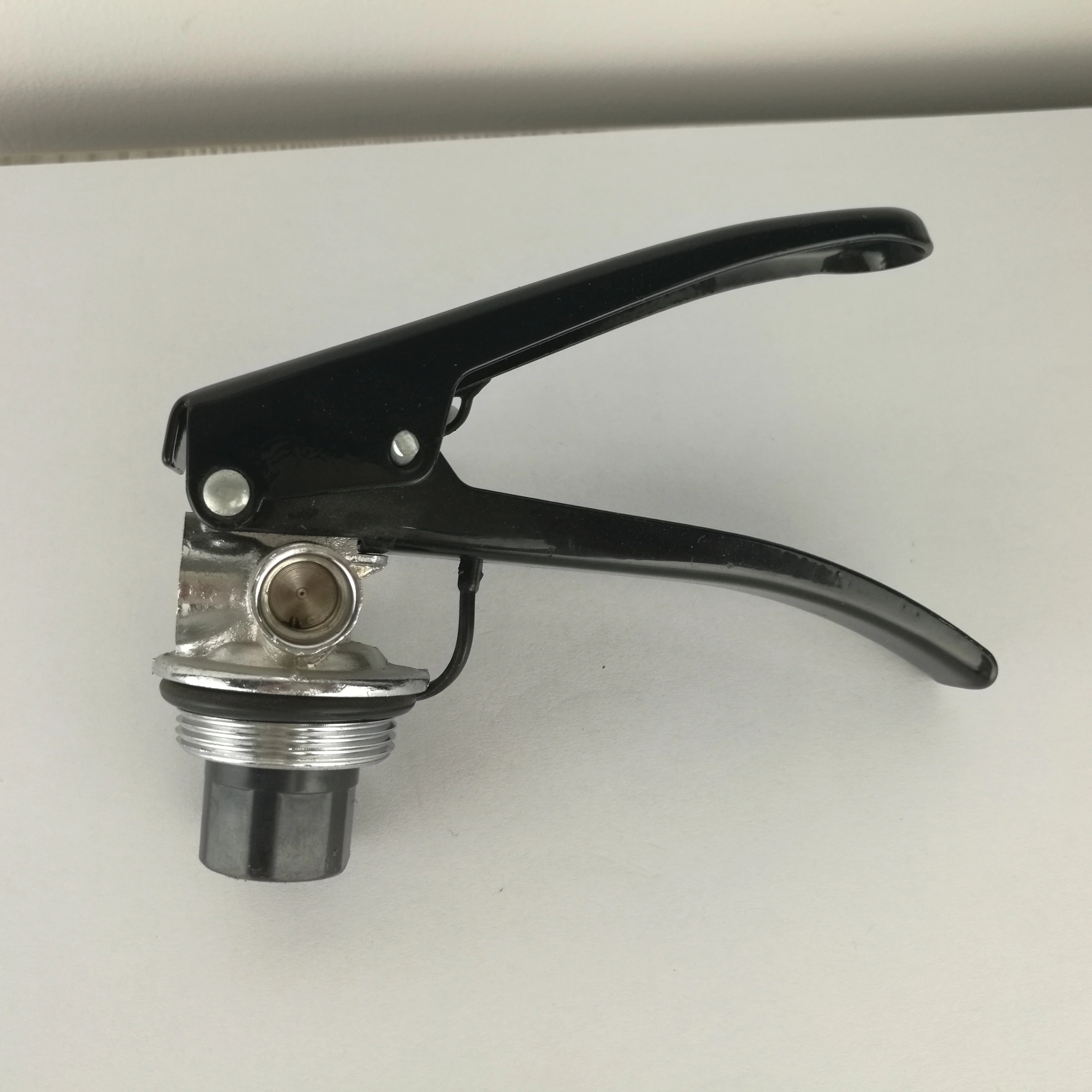 China Black 6kg Valve for ISO fire Extinguisher