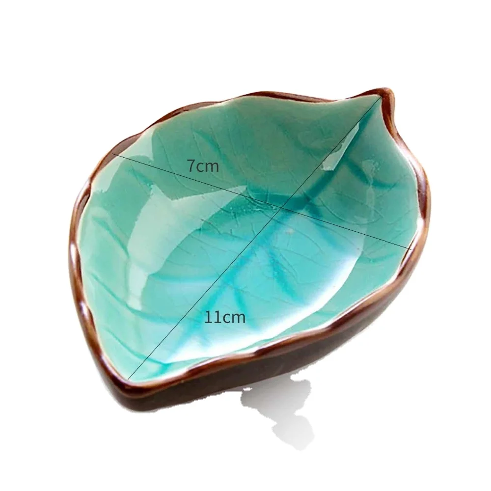 Керамическая тарелка в форме