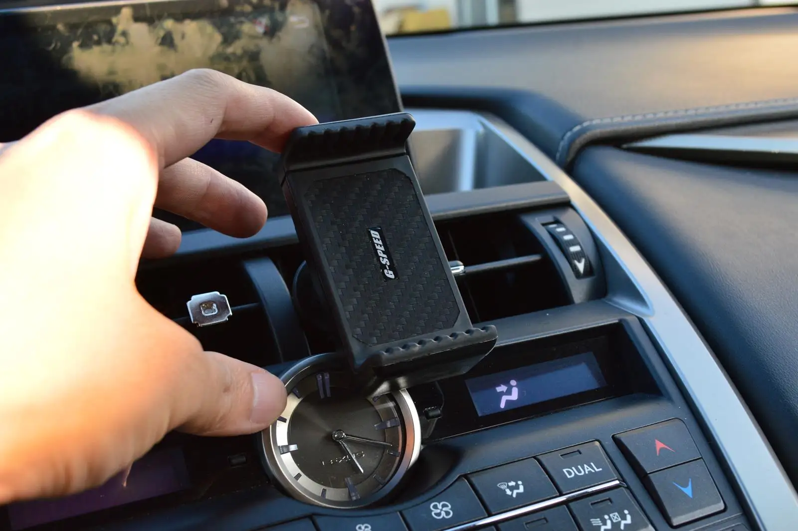 
360 Roating Car Air Vent Mobile Phone Holder 