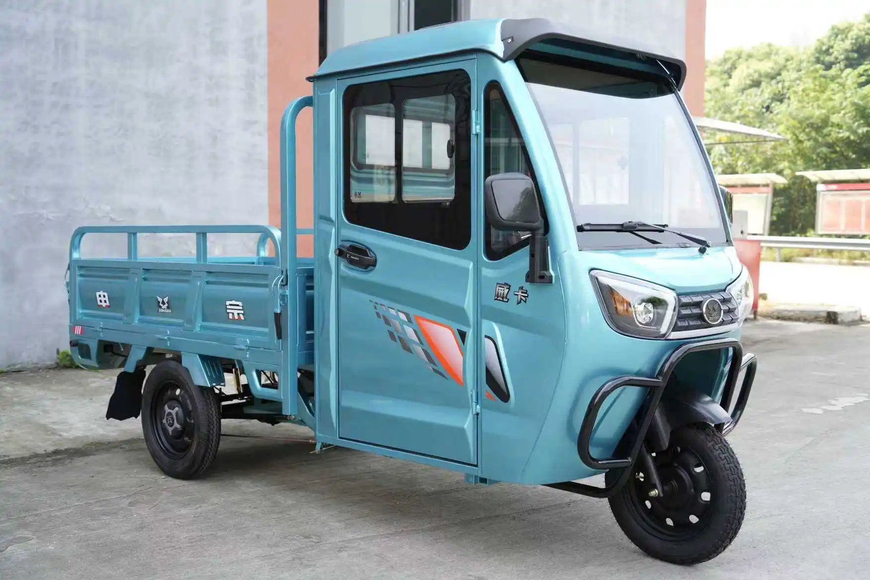 1200w 60v Full Closed Cab Cargo 1.5*1m Cargo Box 2 Speed Transmission Adult Electric Tricycle Cargo Rickshaw with Bumper