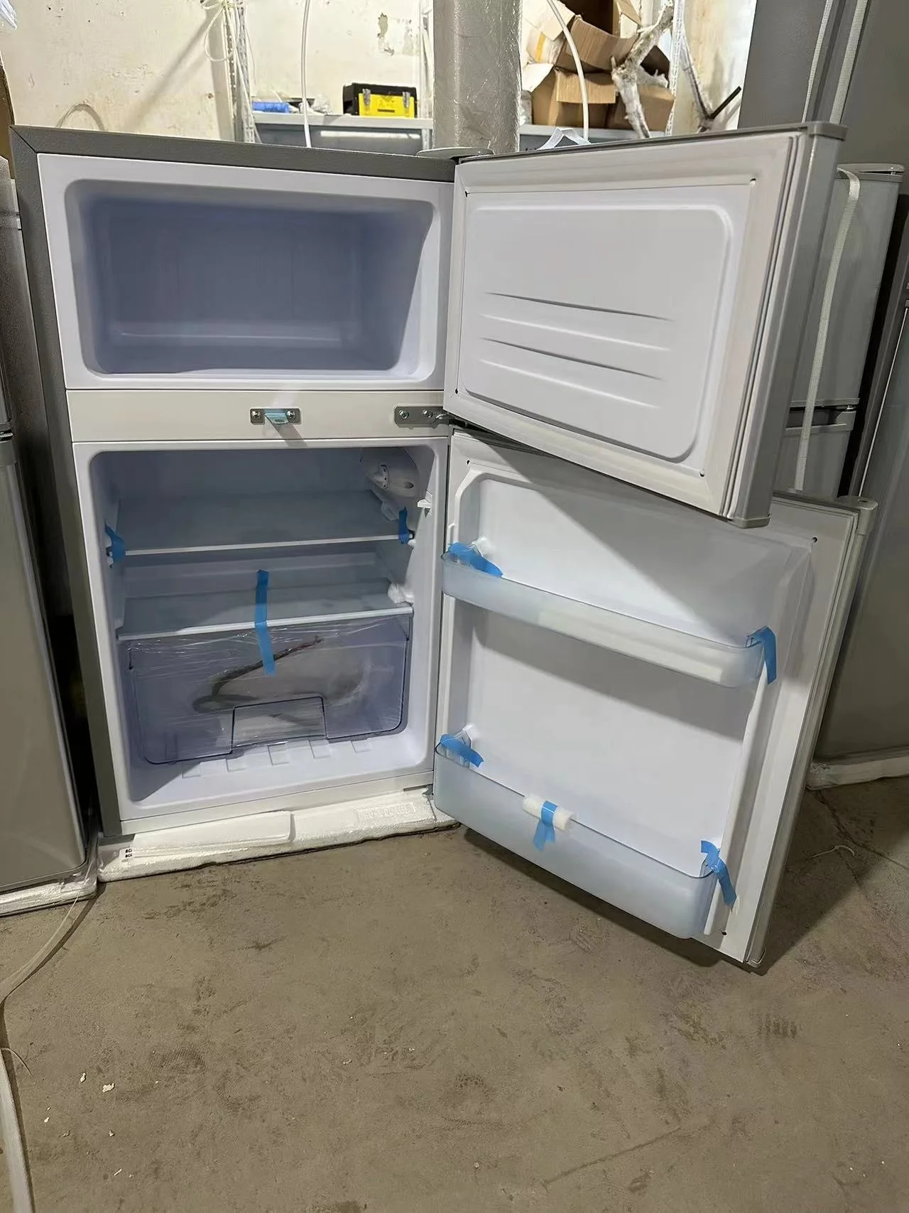 mini size 98 liters office used DC 12V Solar Fridge