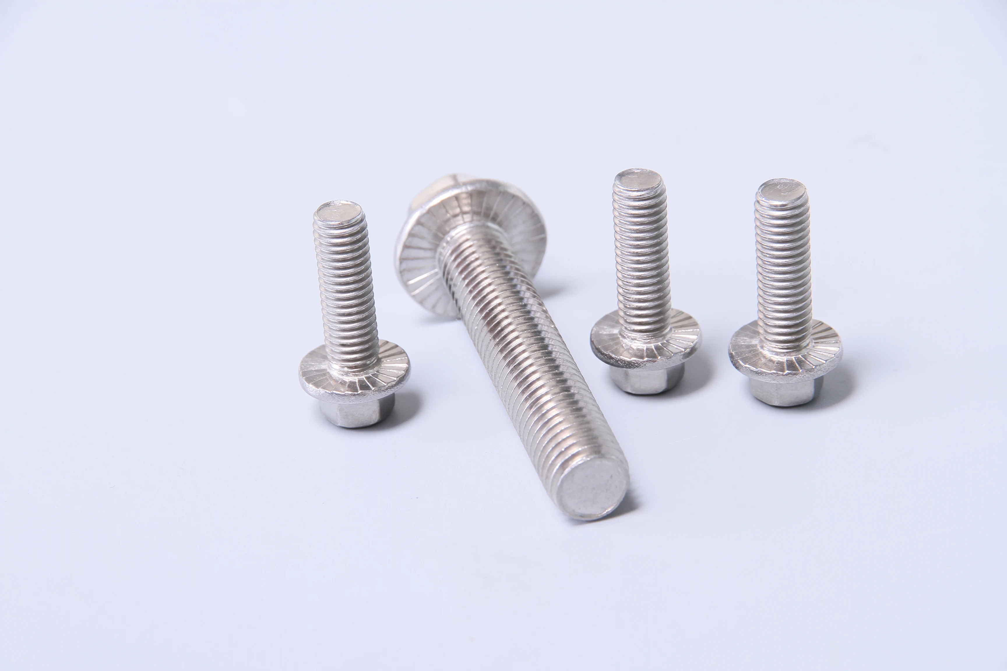 DIN6921 M8/M10/M12 Stainless Steel Full Thread Serrated Flanged Washer Hexagon Head Bolts with ANSI Standard Plain Finish