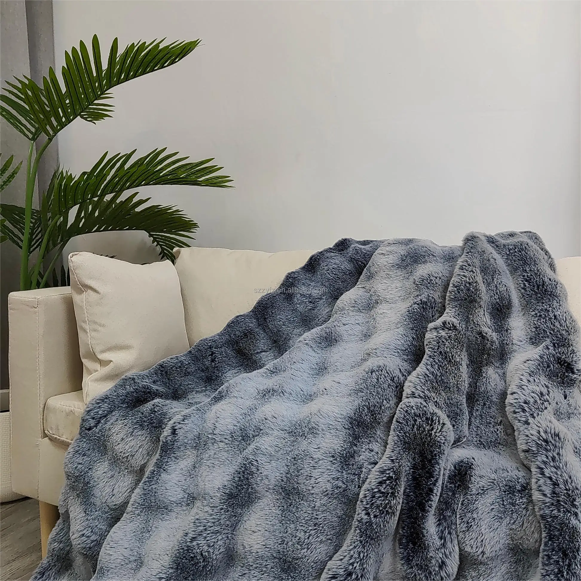 Factory Customized Wholesale Warm Luxury Rabbit Fur Fabric Hot Sale Blanket Faux Mink Bubble Heavy Weight Fleece Fabric