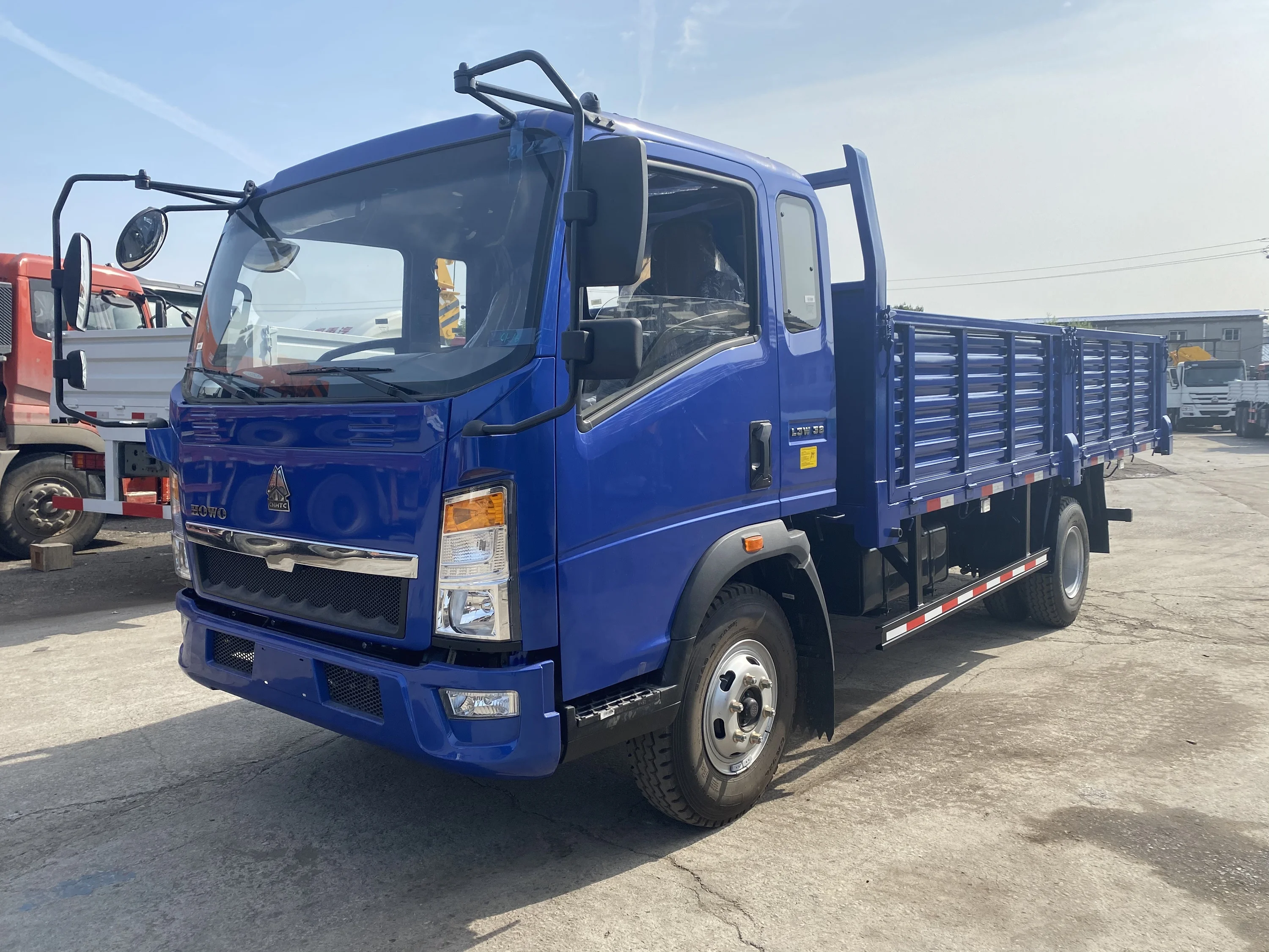 Легкий Грузовой автомобиль SINOTRUK HOWO 6 wheeler 10