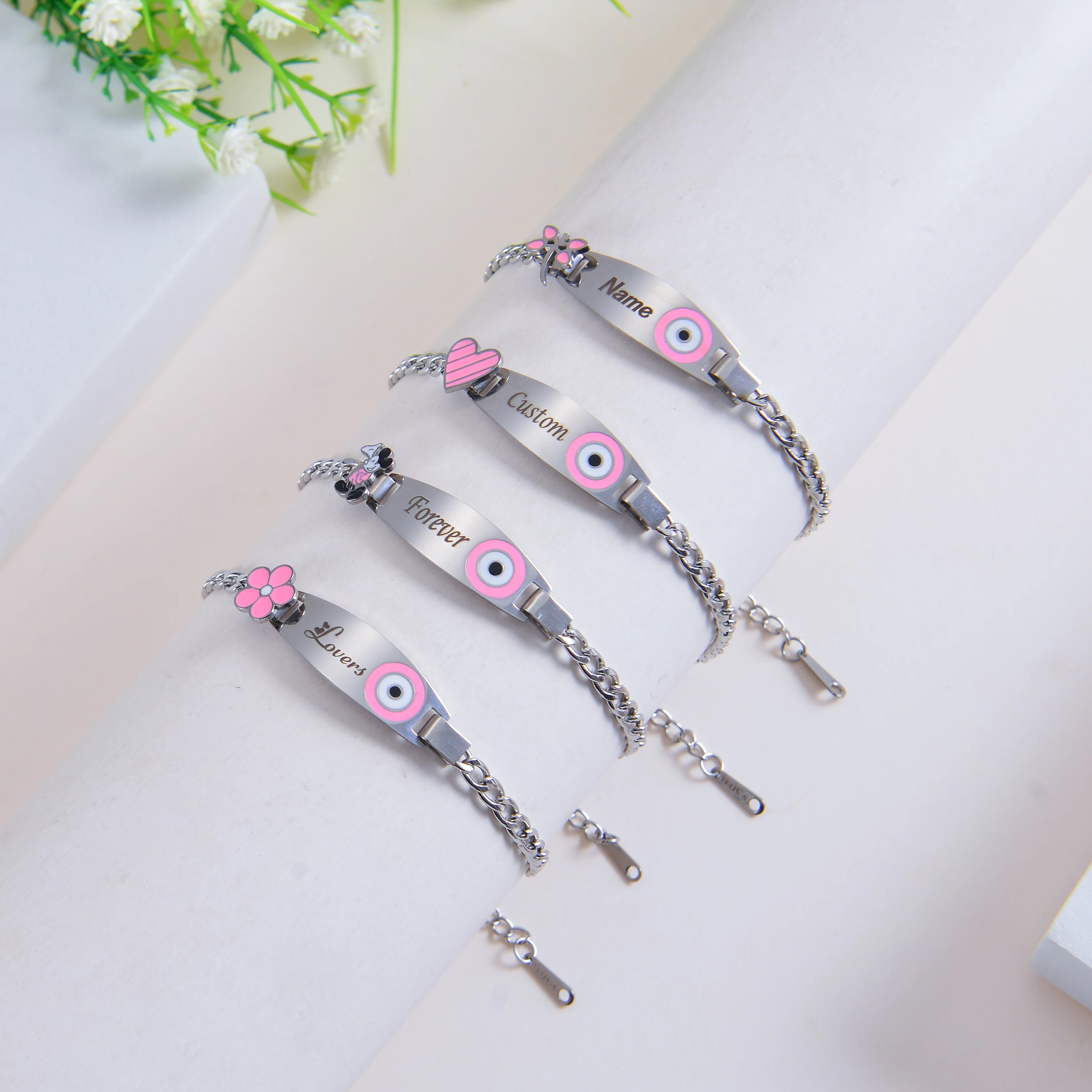 Duoying Personalized Cute Style Bracelet Laser Carving Name&Eye Picture Bracelet Gift For women