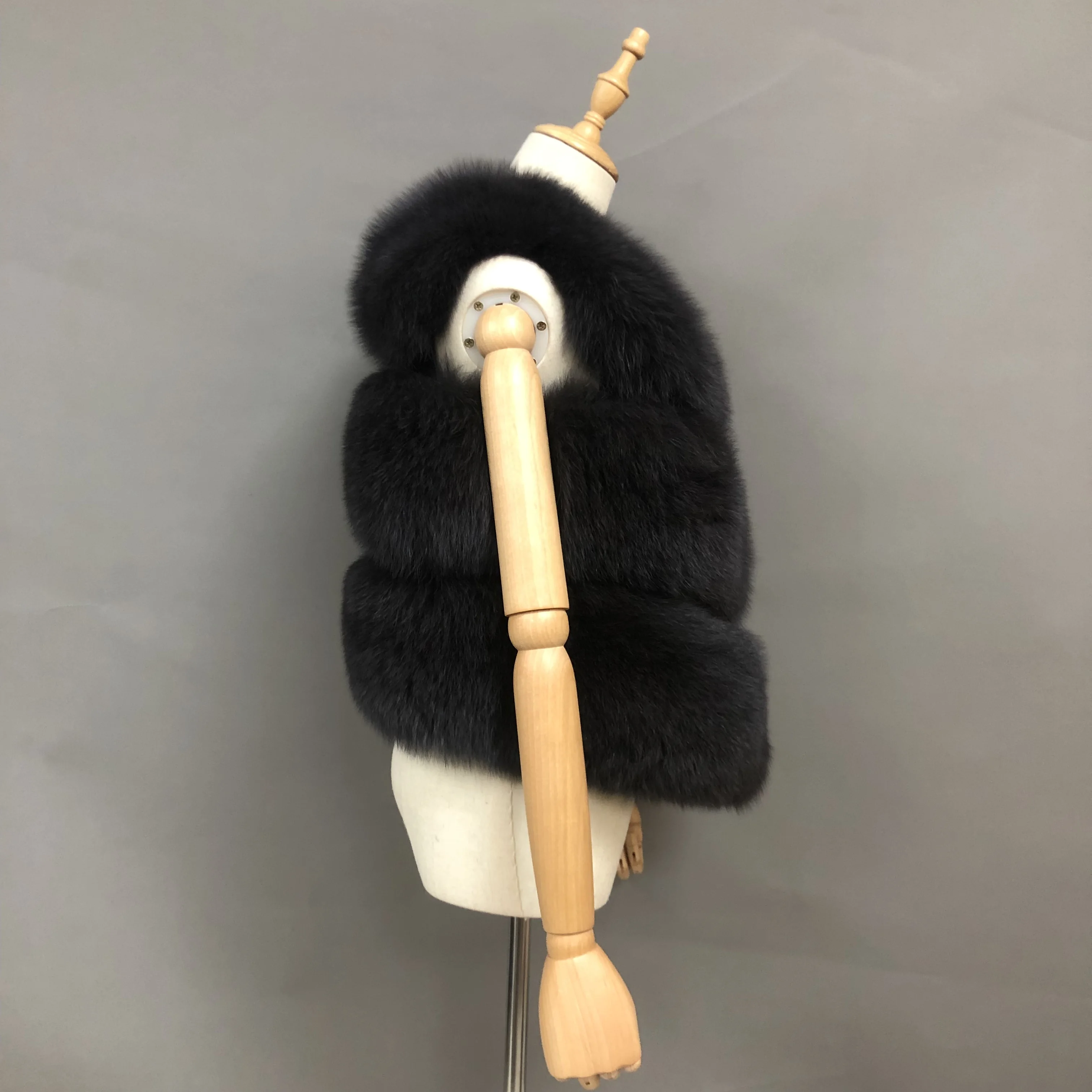 Factory Wholesale Cheaper Real Fox Fur Vest Women Sleeveless Fur Jacket Furry Coat Winter Fox Gilet Lady