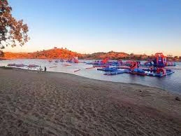 Надувной аквапарк с водными горками плавающие препятствия и спортивные игры для активного отдыха