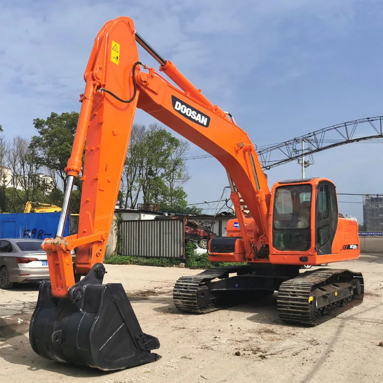 Good condiontion doosan excavator dx225LC made in South Korea medium dx225 used excavator for sale
