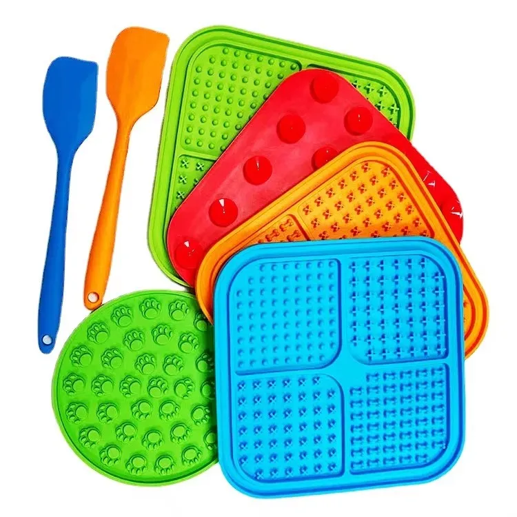 environmental multi functions square silicone feeding pad teddy shower distraction device licking mat for pet bathing grooming
