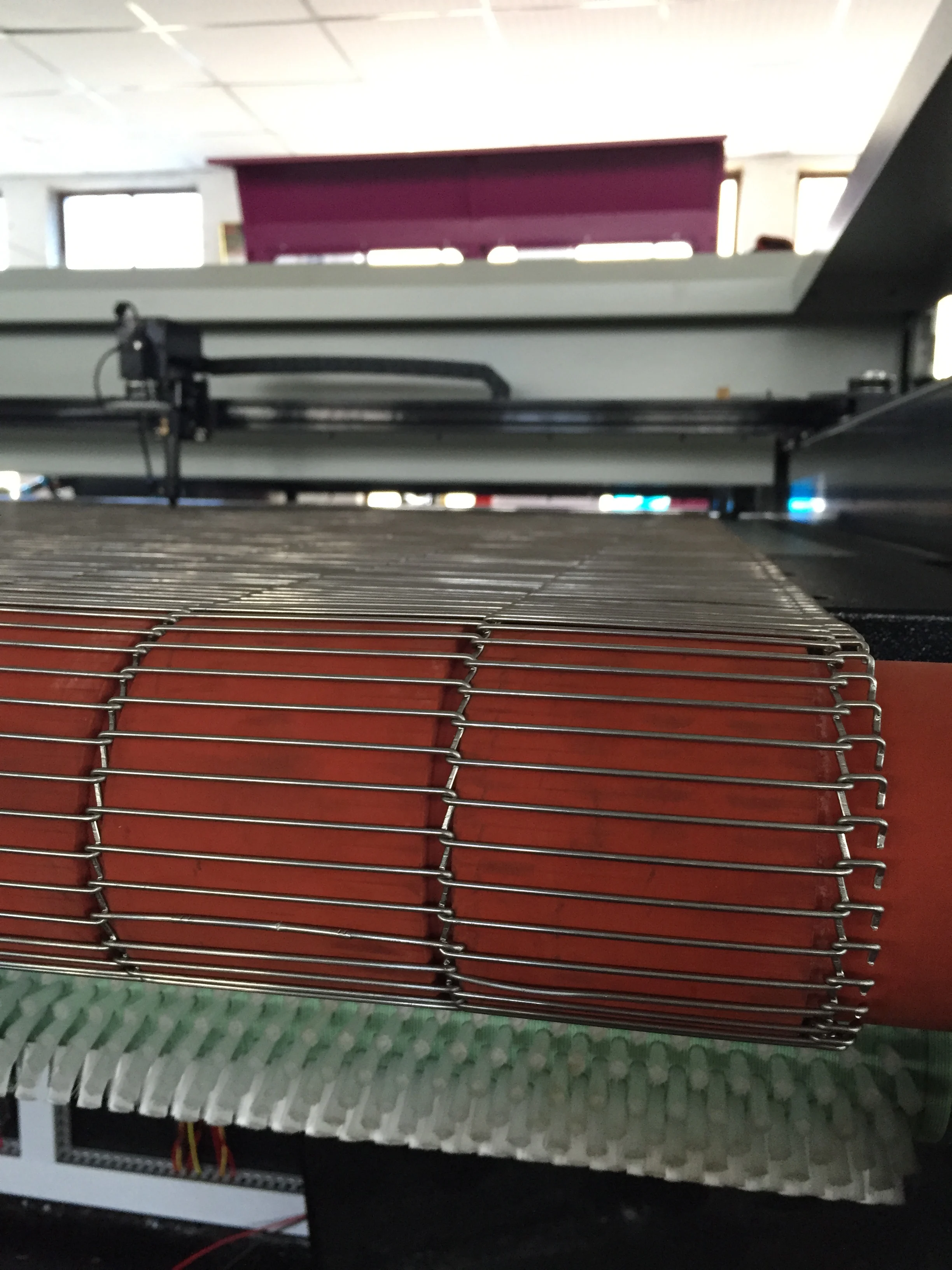 High-precision multi-head laser cutting machine for carpet making