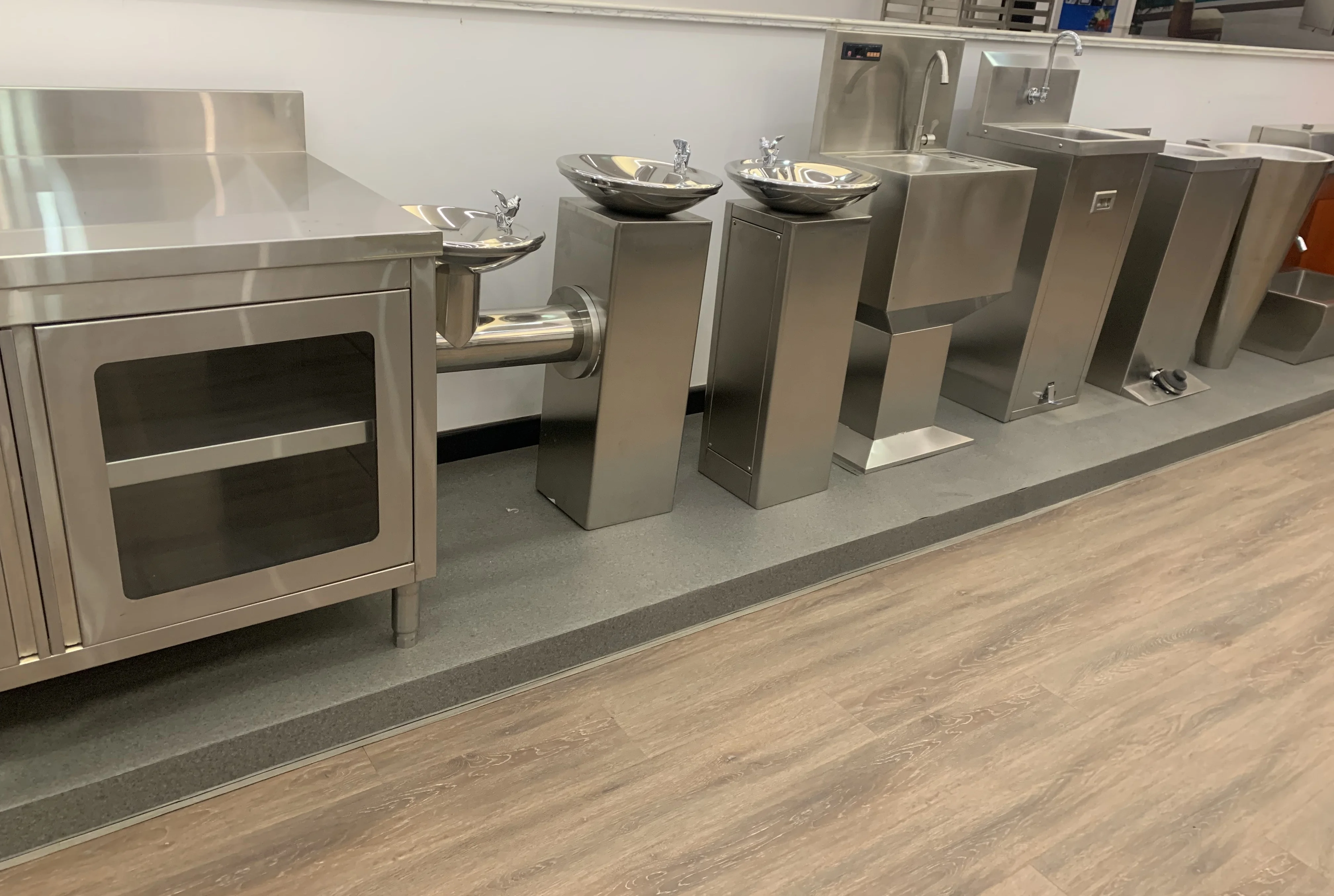 High Quality Outdoor 304 Stainless Steel Sink Standing Sanitary ADA Compliant Basin Public Drinking Fountain Water Sink