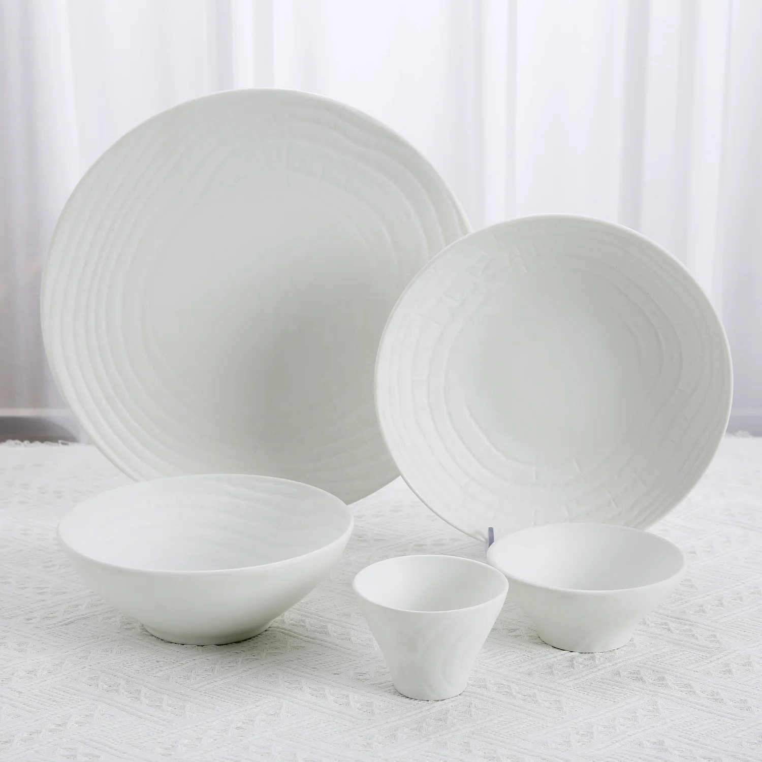 Simple Hotel Restaurant Tableware Plates and Bowls Set Round Annual Ring Glaze White Ceramic Porcelain Dinnerware
