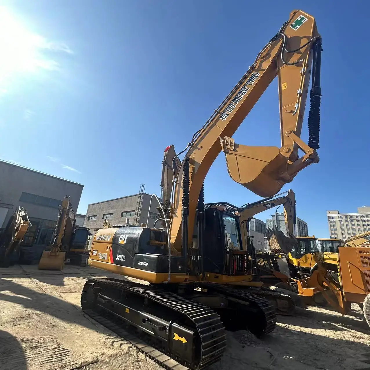 Экскаватор Cat 320d2 20 тонн оптом