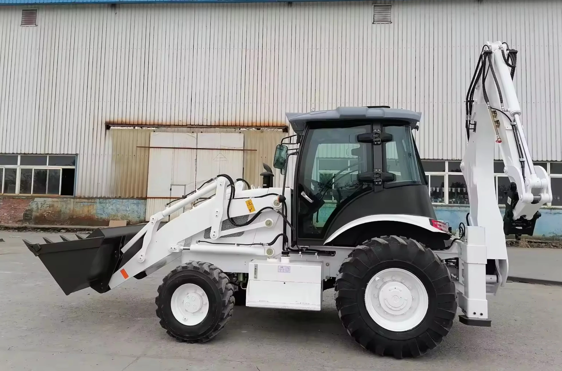 2024 New  Hot Sale Sturdy Mini Small Backhoe 4x4 Backhoe Loader Farm Use Backhoe  Loader Price