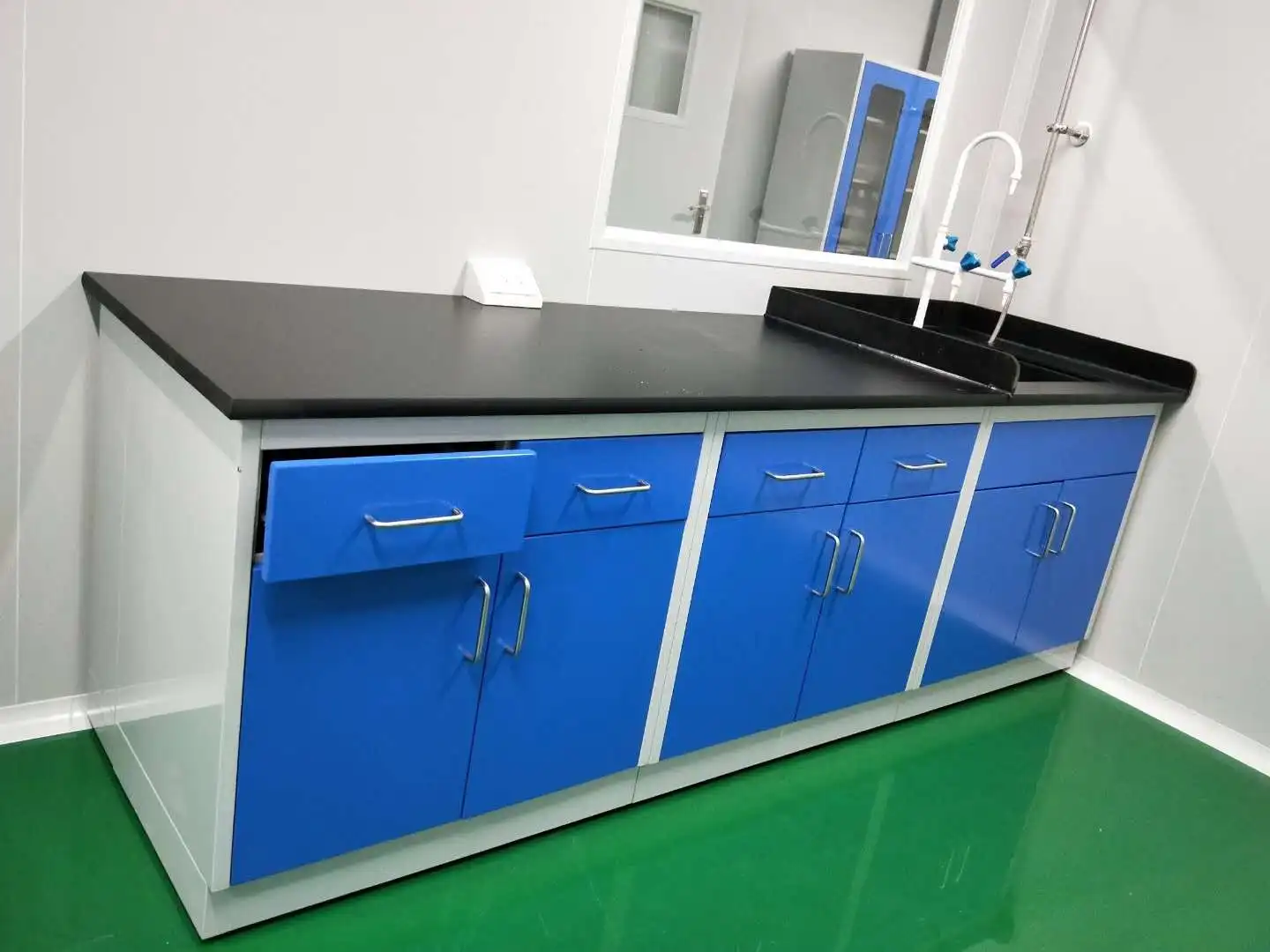 Quality Chemical Medical  Epoxy Resin Worktop  Lab Furniture Manufacturers Prices  in Laboratory Furniture Suppliers