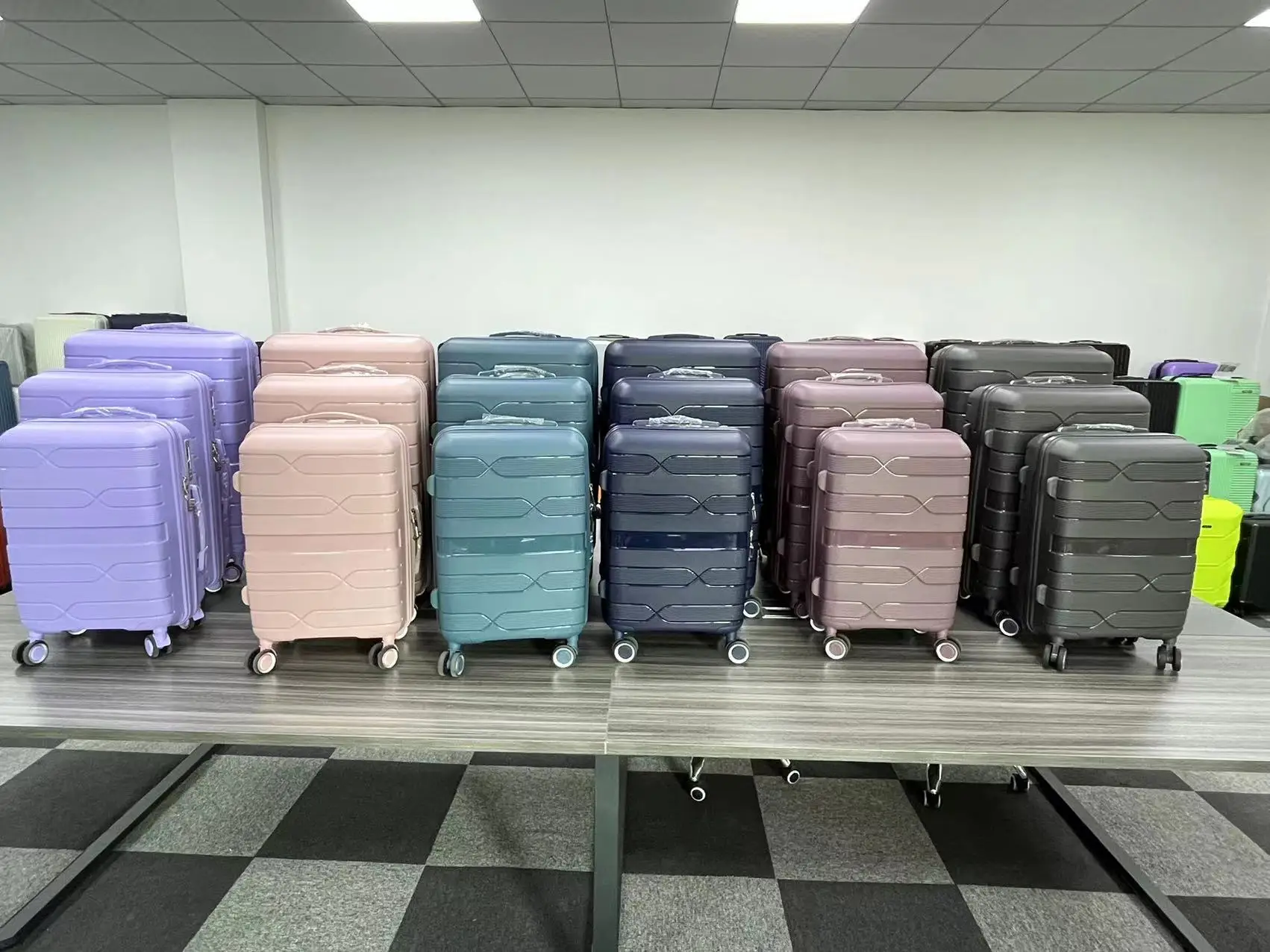 Guangdong Customized 20/24/28 Inches Luggage Sets Suitcase Carry On Luggage Case Universal Wheels Luggage Suitcase Travel Bag